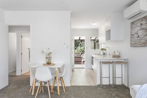 Photo of property in 3/11a Bayside Avenue, Te Atatu Peninsula, Auckland, 0610