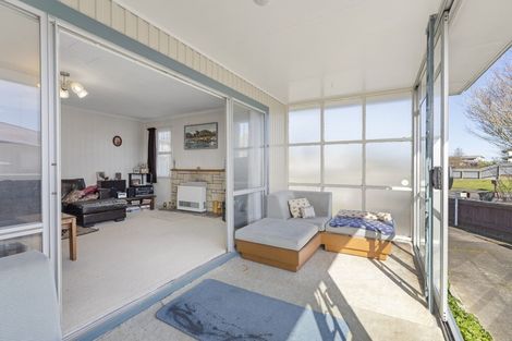 Photo of property in 6 Cohen Place, Milson, Palmerston North, 4414