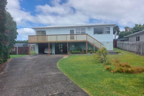 Photo of property in 14 Curlew Place, One Tree Point, 0118