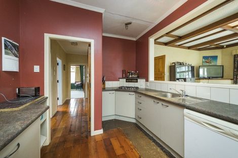 Photo of property in 38 Shamrock Street, Takaro, Palmerston North, 4412