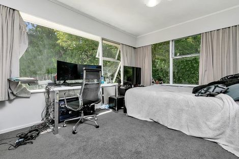 Photo of property in 146 Glenfield Road, Birkenhead, Auckland, 0626