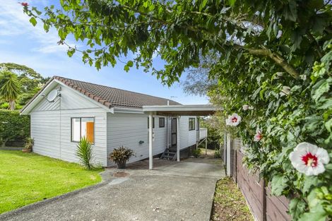Photo of property in 1/47 West Harbour Drive, West Harbour, Auckland, 0618