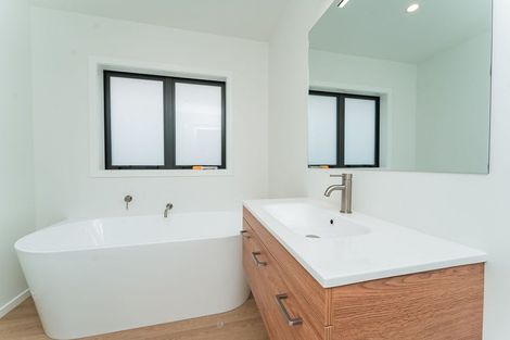 Photo of property in 55d Potter Avenue, Northcote, Auckland, 0627