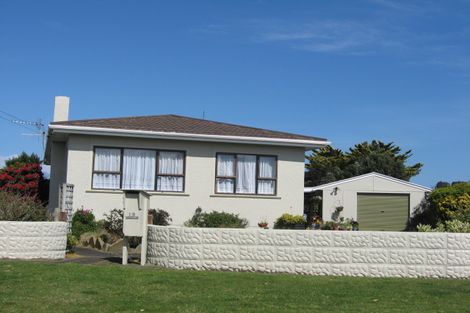 Photo of property in 19 Laird Street, Castlecliff, Whanganui, 4501