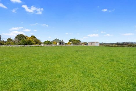 Photo of property in 180 Taupaki Road, Taupaki, Henderson, 0782