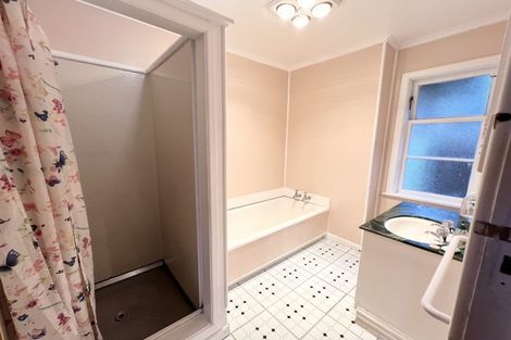 Photo of property in 13 Netherlands Avenue, Kelston, Auckland, 0602