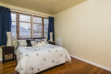 Photo of property in 22 Eastview Road, Glen Innes, Auckland, 1072
