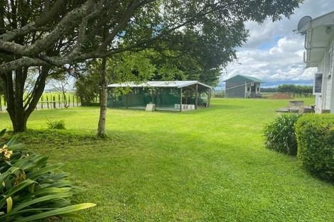 Photo of property in 435 Tararua Road, Levin, 5571