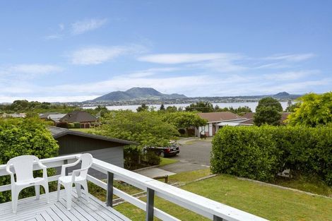 Photo of property in 9 Kinder Street, Acacia Bay, Taupo, 3330