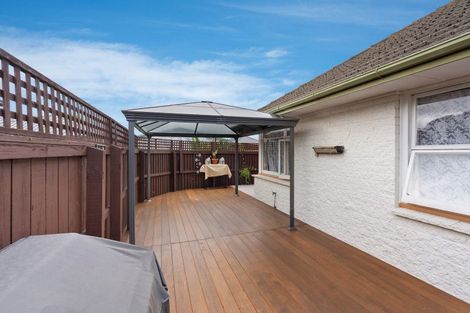 Photo of property in 205 Main North Road, Redwood, Christchurch, 8051