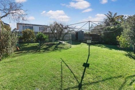 Photo of property in 88 Target Road, Totara Vale, Auckland, 0629