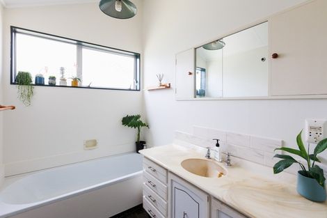 Photo of property in 2a Paradise Place, Milson, Palmerston North, 4414