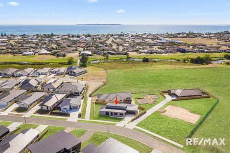 Photo of property in 43 Kotiate Street, Papamoa Beach, Papamoa, 3118