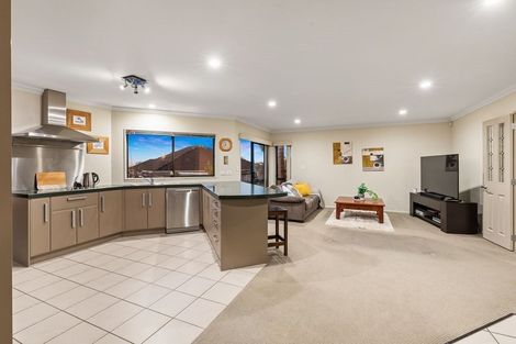 Photo of property in 45 Sapperton Drive, Henderson, Auckland, 0612