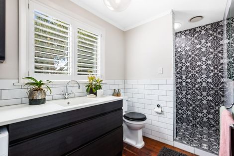 Photo of property in 138 Mana Esplanade, Paremata, Porirua, 5026