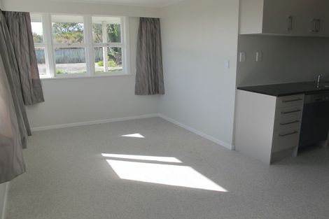 Photo of property in 15 Sheehan Road, Te Atatu South, Auckland, 0610