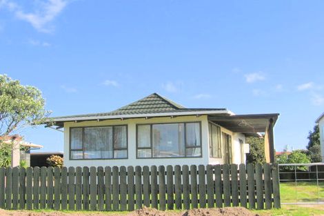 Photo of property in 86 Karewa Parade, Papamoa Beach, Papamoa, 3118