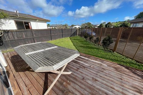 Photo of property in 15 Lyren Place, Half Moon Bay, Auckland, 2012