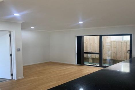 Photo of property in 1 Kendall Court, Wattle Downs, Auckland, 2103