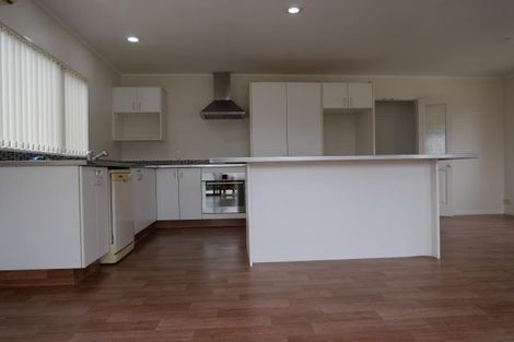 Photo of property in 32 Marae Road, Greenhithe, Auckland, 0632