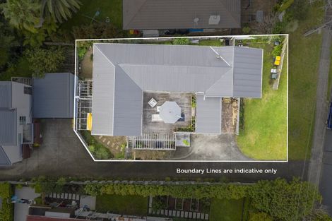 Photo of property in 21 Lyons Avenue, Murrays Bay, Auckland, 0630