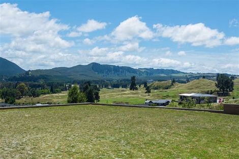 Photo of property in 26 Peregrine Place, Kinloch, Taupo, 3377