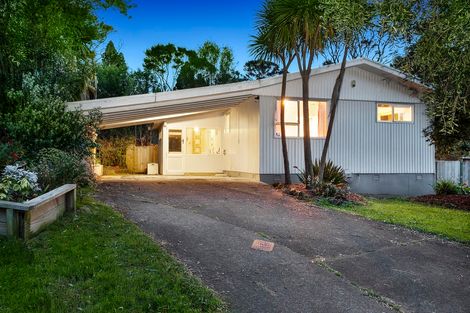Photo of property in 49 Onedin Place, Titirangi, Auckland, 0604