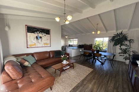 Photo of property in 1373 Whangaparaoa Road, Army Bay, Whangaparaoa, 0930