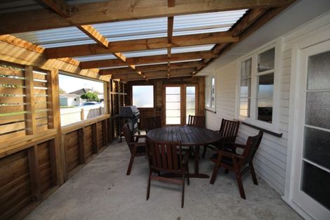 Photo of property in 44 Holland Crescent, Bulls, 4818