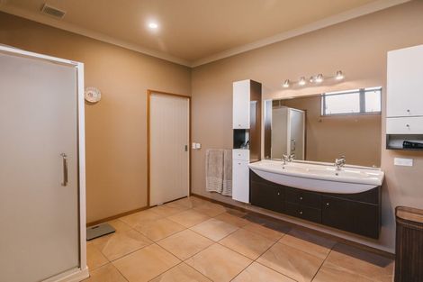 Photo of property in 49 Hartley Street, Foxton Beach, Foxton, 4815