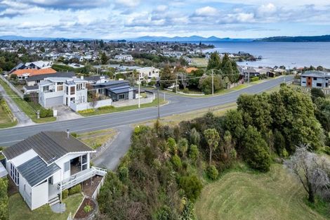 Photo of property in 32 Shepherd Road, Waipahihi, Taupo, 3330