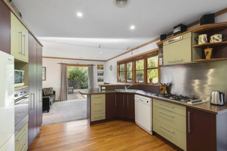 Photo of property in 98 Manuka Street, Stokes Valley, Lower Hutt, 5019