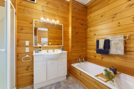 Photo of property in 89 Tutere Street, Waikanae Beach, Waikanae, 5036