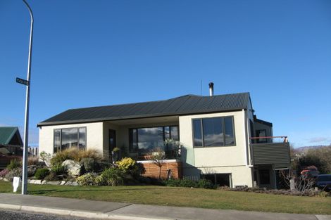 Photo of property in 9 Totara Terrace, Wanaka, 9305