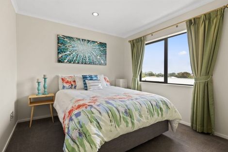 Photo of property in 23 Reeves Road, Pakuranga, Auckland, 2010