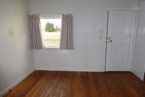 Photo of property in 17 Shortland Street, Wainoni, Christchurch, 8061