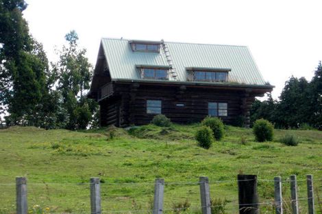 Photo of property in 38 Ameku Road, Raetihi, 4632