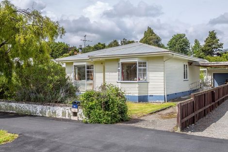 Photo of property in 16 Oxford Street, Lansdowne, Masterton, 5810