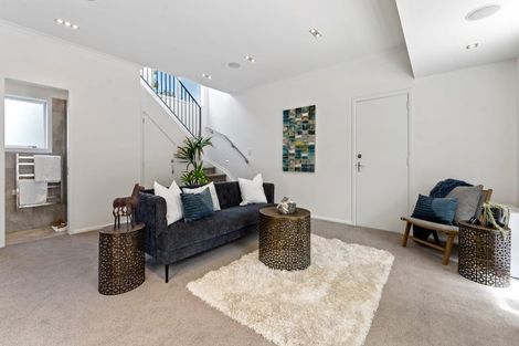 Photo of property in 16 Prestige Place, Castor Bay, Auckland, 0620