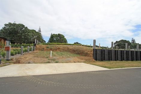 Photo of property in 15 Kotare Drive, Waiwhakaiho, New Plymouth, 4312