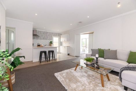 Photo of property in 7 Valdese Rise, Browns Bay, Auckland, 0630