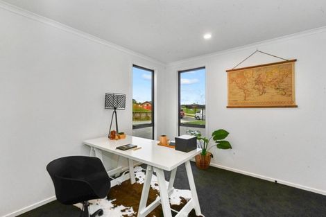 Photo of property in 1 Bosun Place, Te Atatu Peninsula, Auckland, 0610