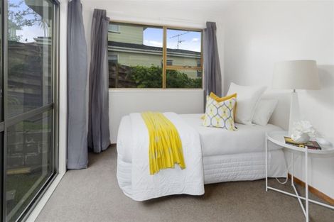 Photo of property in 66 Lavery Place, Sunnynook, Auckland, 0632