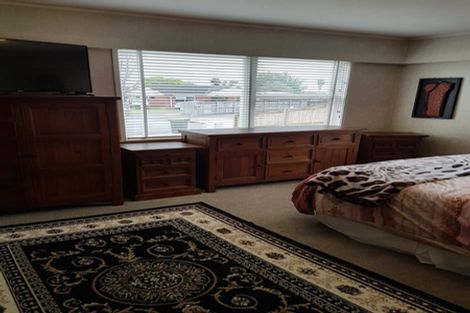 Photo of property in 13 Mccall Place, Opaheke, Papakura, 2113