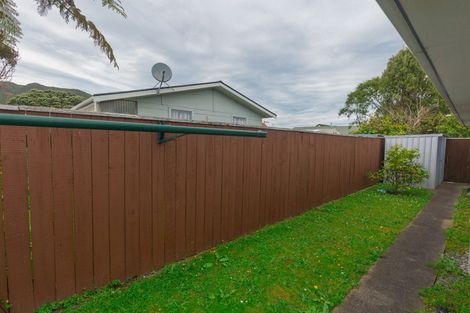 Photo of property in 71a Cambridge Terrace, Waterloo, Lower Hutt, 5011