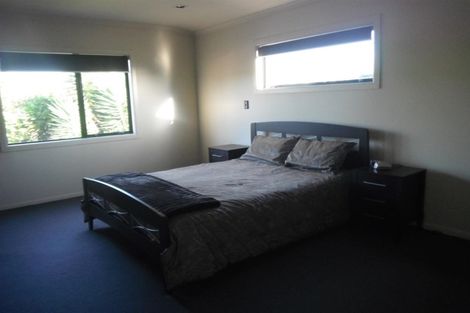 Photo of property in 2 Kawaroa Close, New Plymouth, 4310