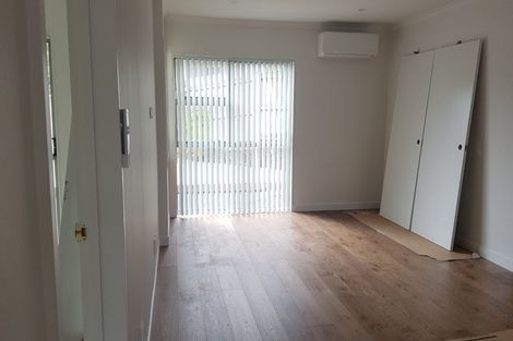 Photo of property in 56 Goldfinch Rise, Unsworth Heights, Auckland, 0632