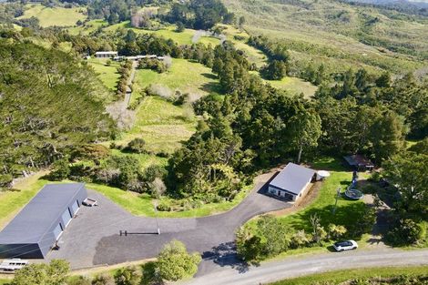 Photo of property in 103 Gregory Road, Waitakere, Henderson, 0782