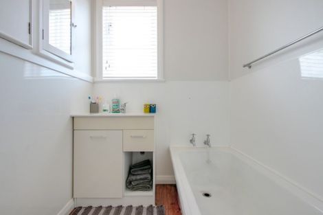 Photo of property in 85 Latham Street, Marewa, Napier, 4110