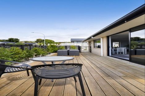Photo of property in 3 Frederick Place, Whalers Gate, New Plymouth, 4310